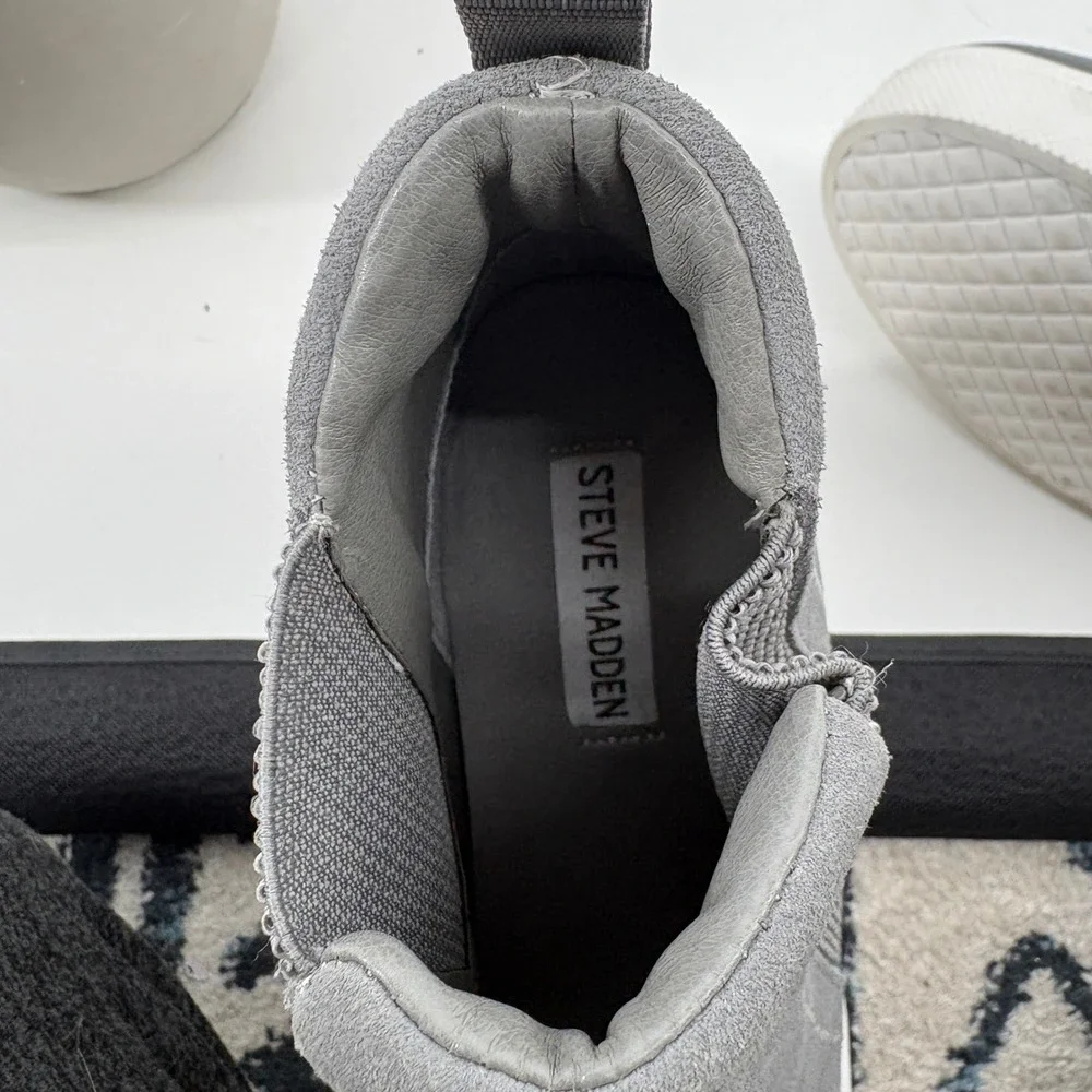 Steve‎ Madden Leo hidden wedge sneakers grey 7.5 Comfort pull-on